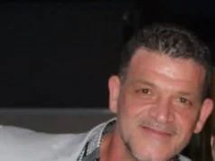 Ercolano, precipita per oltre 10 metri mentre lavora su un balcone: Ciro Panico muore a 54 anni Ciro Panico, operaio morto a 54 anni dopo una caduta a Ercolano