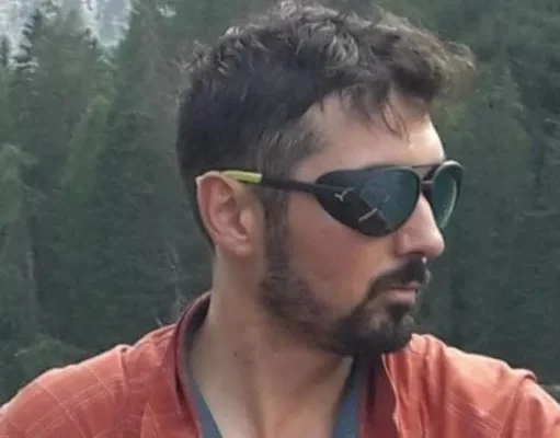 Lo vede con la ex e lo scambia per il nuovo compagno, poi lo investe e lo uccide: Federico Venco muore a 36 anni Federico Venco ucciso a 36 anni a Somma Lombardo