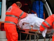 Tragedia a Baia Felice, ragazza di 17 anni trovata morta in casa: Giulia Persico era in vacanza con la famiglia Soccorsi del 118 a Baia Felice dove è morta Giulia Persico a 17 anni