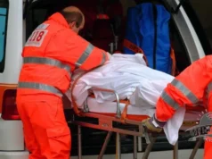 Tragedia a Baia Felice, ragazza di 17 anni trovata morta in casa: Giulia Persico era in vacanza con la famiglia Soccorsi del 118 a Baia Felice dove è morta Giulia Persico a 17 anni