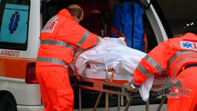 Soccorsi del 118 a Baia Felice dove è morta Giulia Persico a 17 anni