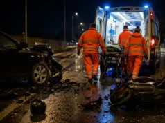 Giugliano, incidente nella notte: muore a 16 anni, grave l’amica di 18 anni Incidente a Giugliano tra auto e scooter, soccorsi sul posto