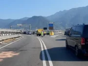 Sorrentina, minivan contro scooter: Ciro Sannino muore a 59 anni Soccorsi sul luogo dell'incidente sulla Statale 145 Sorrentina