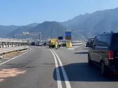 Sorrentina, minivan contro scooter: Ciro Sannino muore a 59 anni Soccorsi sul luogo dell'incidente sulla Statale 145 Sorrentina