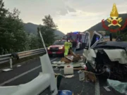 Strage sulla Terni-Rieti, chi sono le sei vittime: 34 feriti, un uomo lotta tra la vita e la morte Incidente Terni-Rieti tra bus e camper con polizia e sanitari sul luogo dello schianto