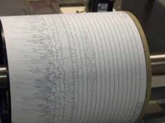 Terremoto ai Campi Flegrei, nuova scossa nella notte: magnitudo 3.0, torna la paura tra Pozzuoli e Napoli Terremoto Campi Flegrei, scossa di magnitudo 3.0 nella notte del 10 agosto