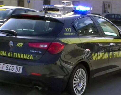 Catanzaro, associazione a delinquere e truffe sui fondi agricoli: 5 arresti e sequestri per oltre 36 milioni Catanzaro, cinque misure cautelari e maxi sequestro per truffe su fondi agricoli