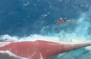 Traghetto capovolto nel Mare di Giava: 129 dispersi, continuano le ricerche Mar di Giava, traghetto si ribalta: decine di dispersi