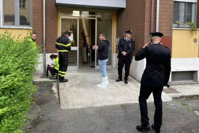 Due bambini sono in gravi condizioni per essere precipitati dal balcone