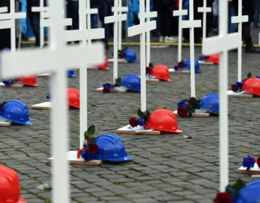 Incidente sul lavoro a Ostia, operaio muore dopo una caduta dal cestello della gru Ostia, operaio muore sbalzato dal cestello della gru