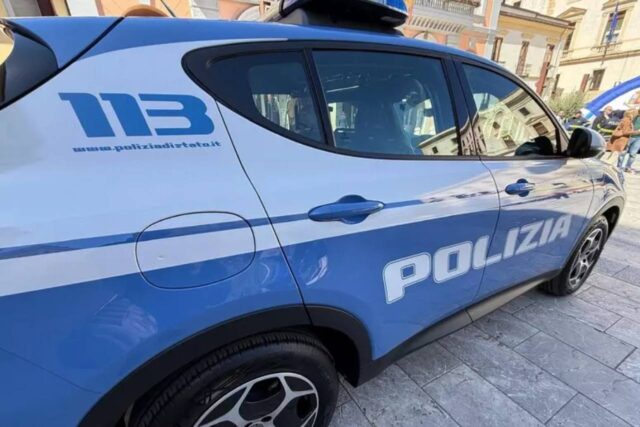 Foto Roma (2) Fontana Candida, fugge con il figlio dopo aver accoltellato la ex compagna: preso dopo sette ore