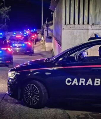 Spari di Capodanno ad Arghillà, sei misure cautelari: circa 100 colpi esplosi nella notte Reggio Calabria, sei misure cautelari per aver festeggiato il capodanno a colpi di pistola