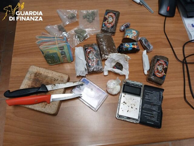Foto droga (3) Sequestrati 2 kg di droga tra i boschi del Matese, 8 arresti
