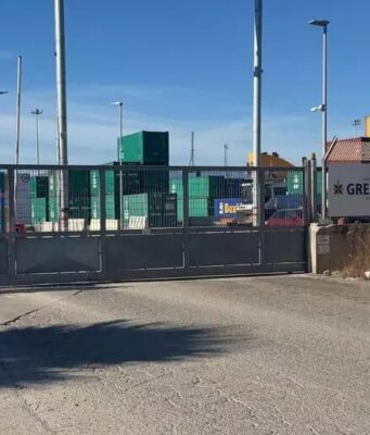 Cagliari, Carlo Spiga muore schiacciato da tubi metallici al porto canale: aveva 61 anni Operaio 61enne muore schiacciato dai tubi al porto di Cagliari