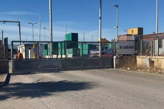 Operaio 61enne muore schiacciato dai tubi al porto di Cagliari