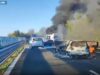 Assalto a un furgone portavalori sull’A14 a Foggia: mezzi incendiati e chiodi sulla strada Foggia, assalto ad un portavalori: mezzi in fiamme e chiodi sull'asfalto