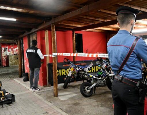 Aprilia, operazione antimafia: tre arresti per estorsione e droga, sequestrati due kartodromi Latina, tre persone arrestate per estorsione, tentata estorsione, autoriciclaggio, detenzione e spaccio di stupefacenti