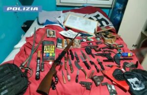 Pavia, arrestato un 19enne vicino agli ambienti neonazisti: sequestrate armi e materiale di propaganda Arrestato19enne nel Pavese perchè in possesso di armi da fuoco e materiale neonaziosta
