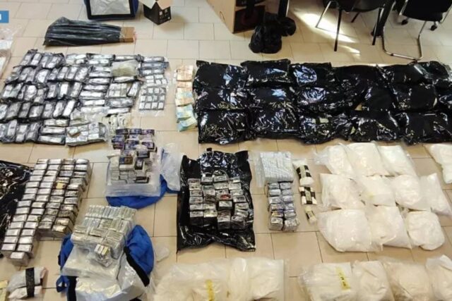 Torino, maxi sequestro di droga e armi: arrestato un 26enne