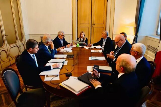 Foto governo Protesta autotrasportatori, il governo garantirà i rifornimenti di prima necessità