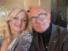 Caivano, Salvatore assunto il giorno prima dell’incidente mortale: «Seri dubbi», cosa non torna alla famiglia Salvatore Calignano con la moglie Carmela, operaio morto dopo l'incidente a Caivano
