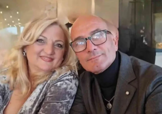 Salvatore Calignano con la moglie Carmela, operaio morto dopo l'incidente a Caivano